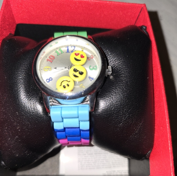 EMOJI Watch - Picture 1 of 3